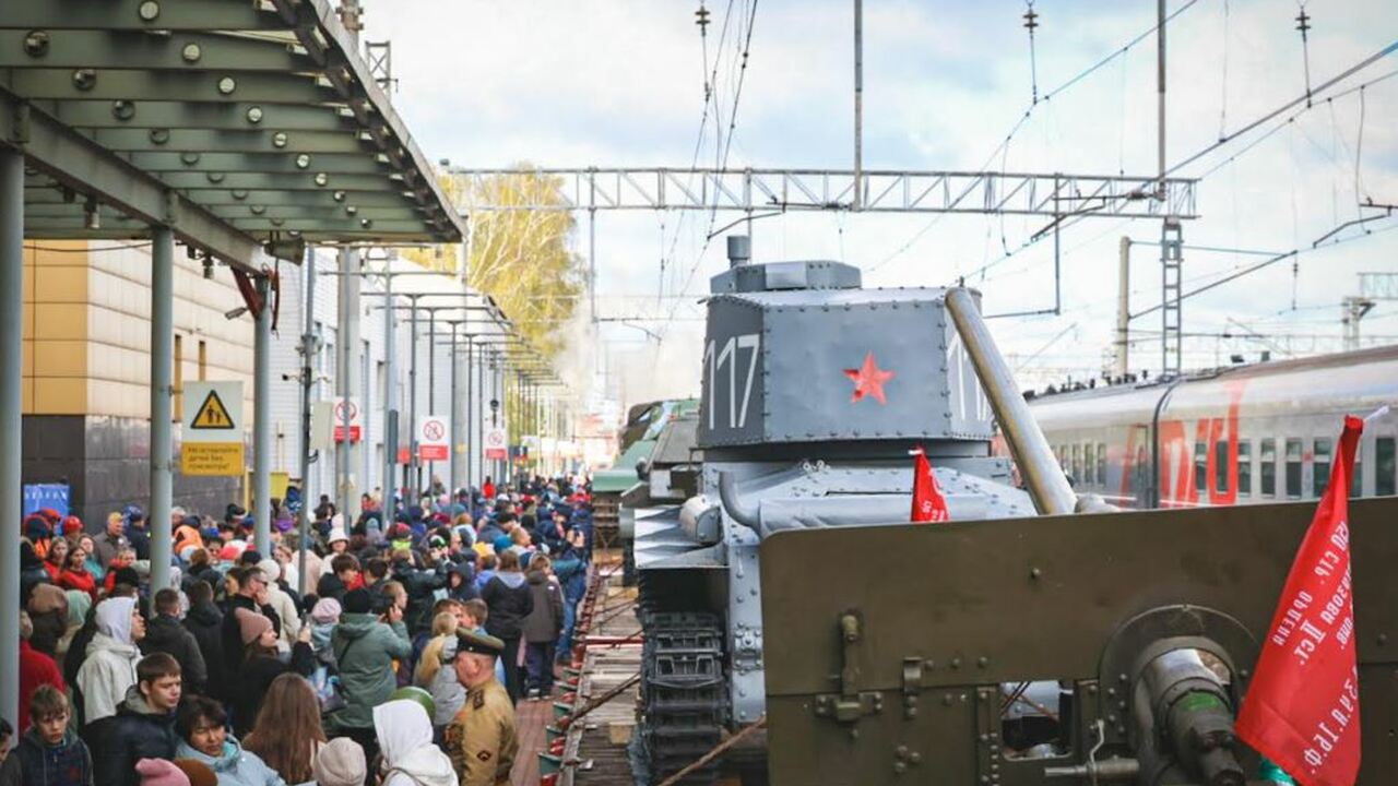 Сегодня на ж/д вокзале в Уфе торжественно встре...