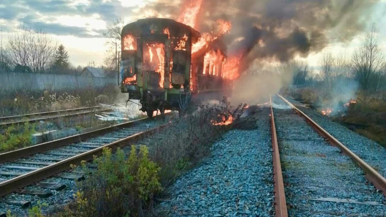 В Урмане потушили горящий ж/д вагон В селе Урман в Иглинском районе Башкирии сегодн...
