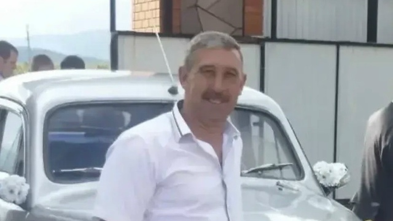 Очень любил свою семью: в Башкирии простились с погибшим на СВО Сергеем Плоховым В Аллее Героев Белорецка проводили в последний ...