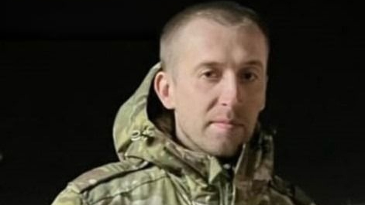 В Башкирии проводили в последний путь старшего лейтенанта Макарова Артура Накануне в селе Ермекеево в последний путь пров...