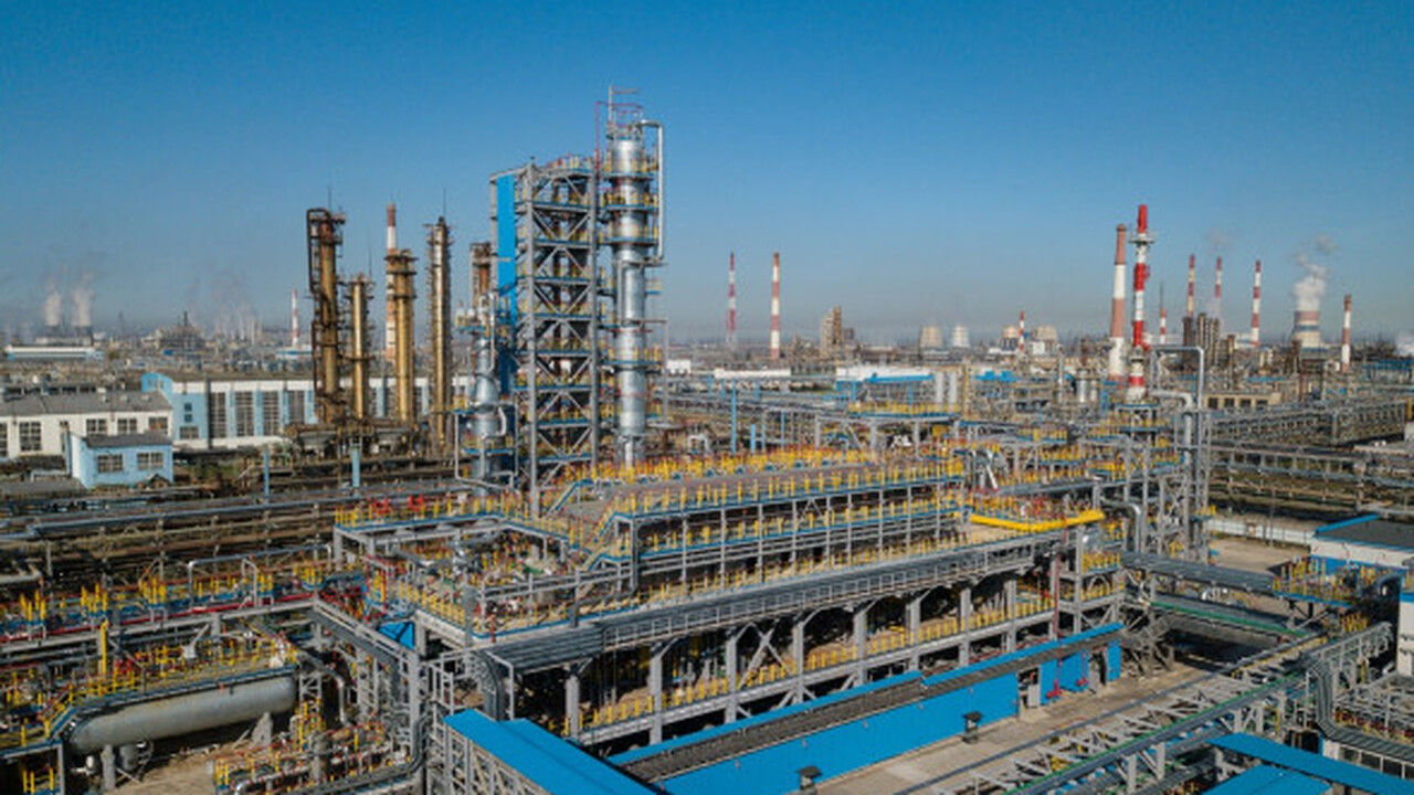«Газпром нефтехим Салават» подвергся атаке БПЛА В Башкирии предприятие «Газпром нефтехим ...