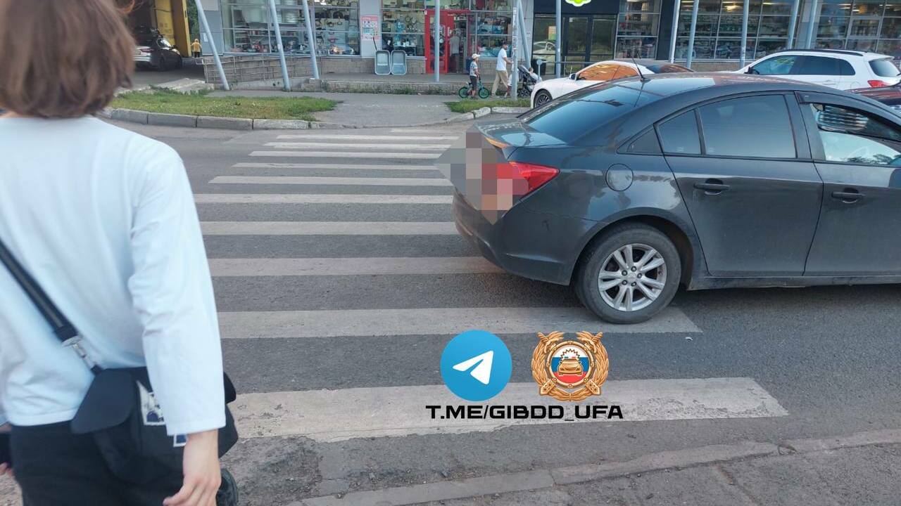 Вчера вечером в Уфе произошло ДТП на бульваре Б...