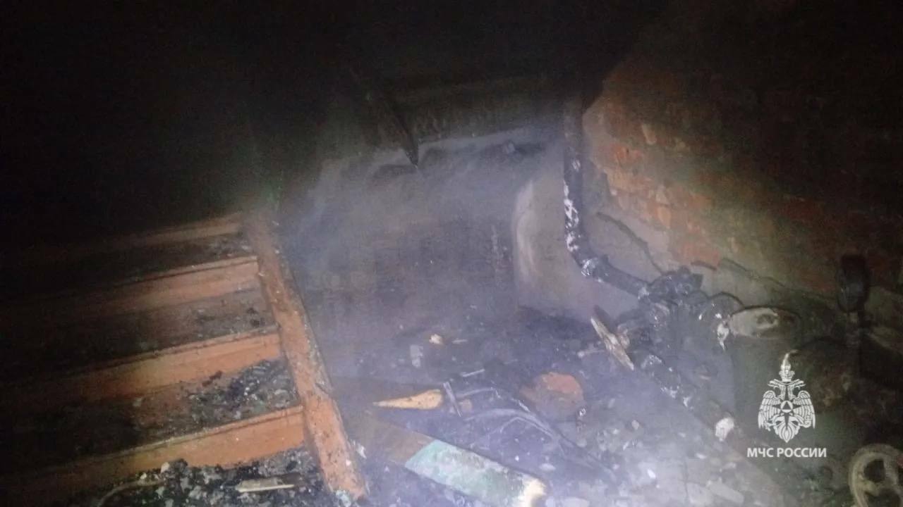 Сегодня ночью в двухэтажном доме на улице Чистя...