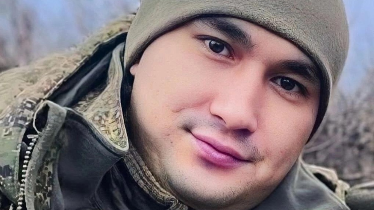В Башкирии проводили в последний путь 29-летнего рядового Альберта Казина Накануне в Аллее Героев Белорецка в последний п...
