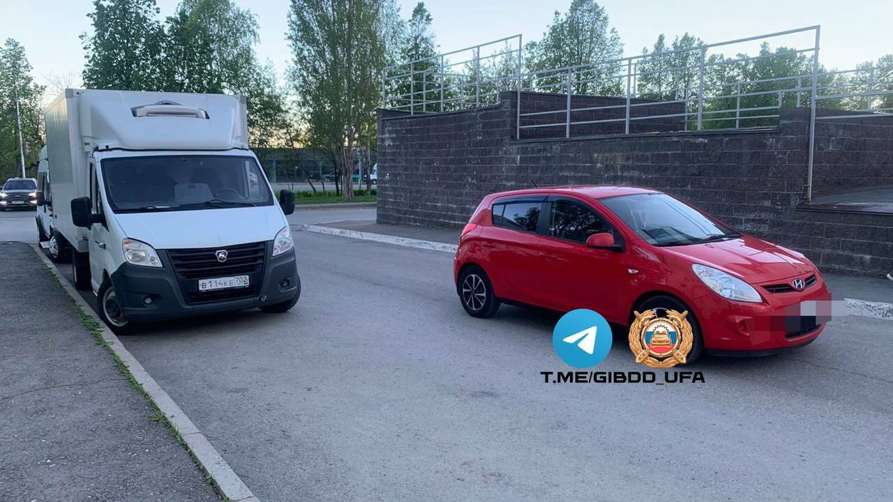 В уфимских дворах за сутки сбили двух маленьких детей В Уфе двое детей попали под колеса авто на двор...