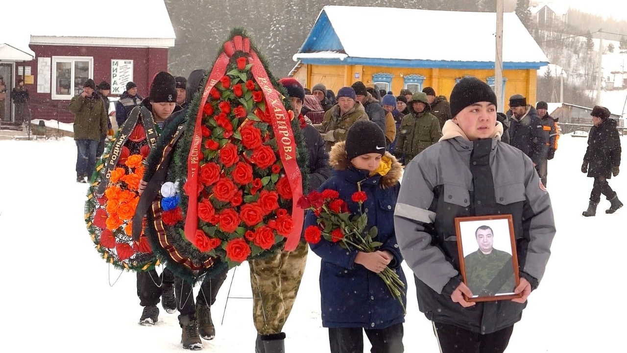 В селе Ассы Боелорецкого раойна простились с ря...