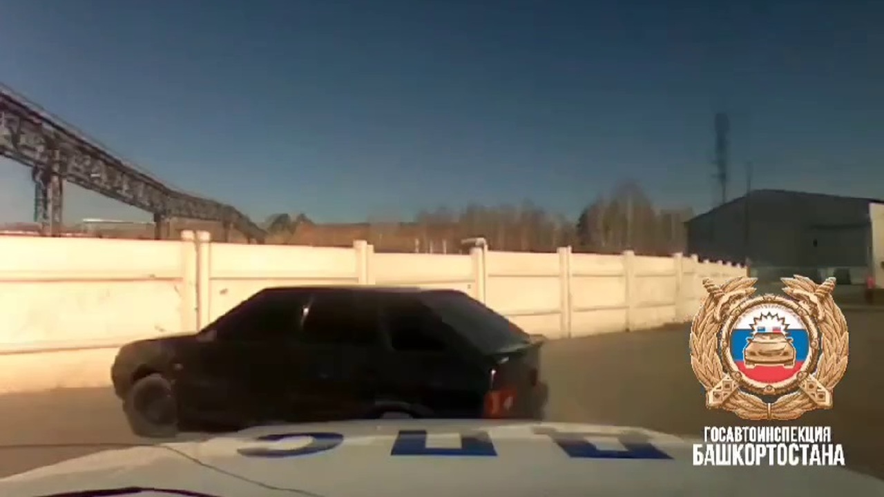 Пьяный водитель в Башкирии устроил гонки с полицией и влетел в забор В Учалинском районе Башкирии инспекторы поймали...
