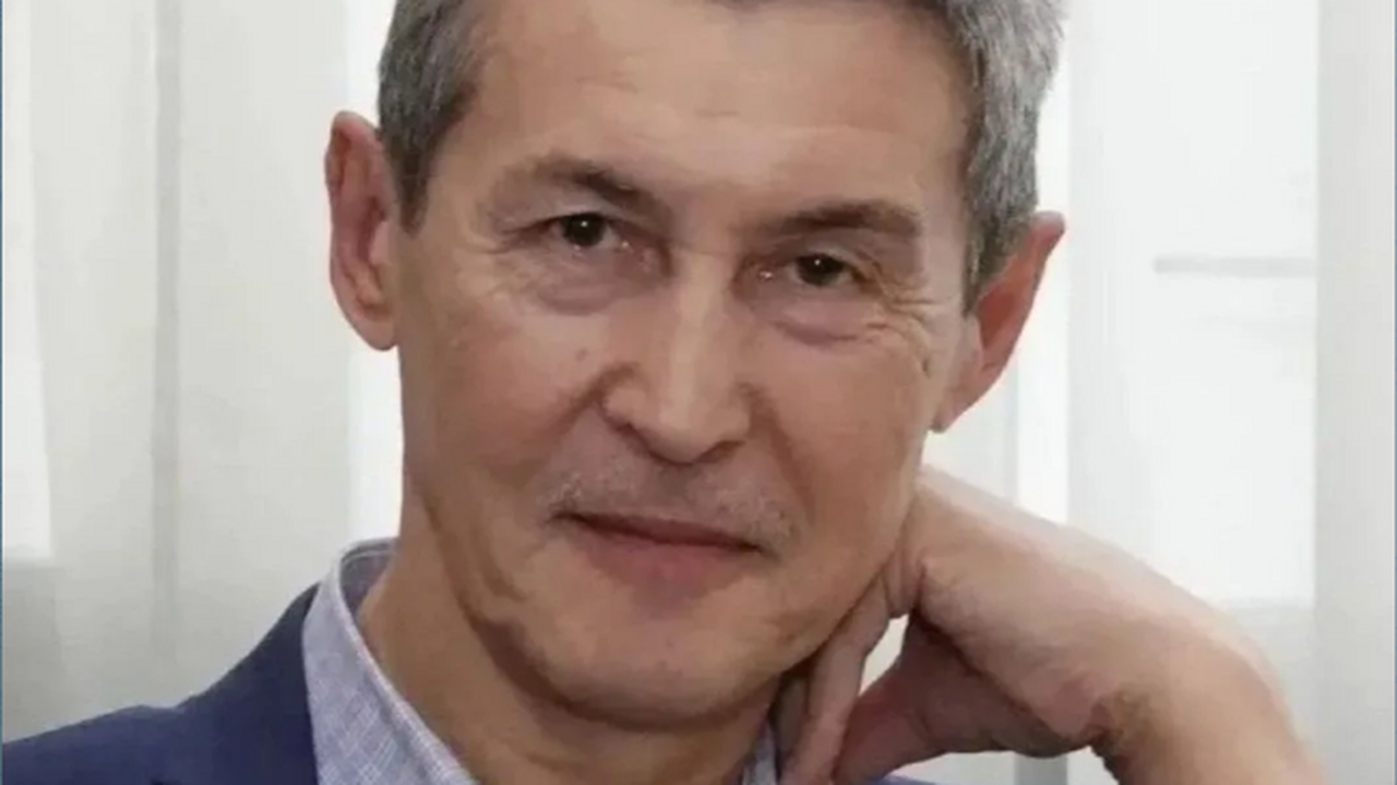 Радий Хабиров выложил в соцсетях стихотворение в связи с гибелью брата Радий Хабиров выложил в соцсетях стихотворение ...