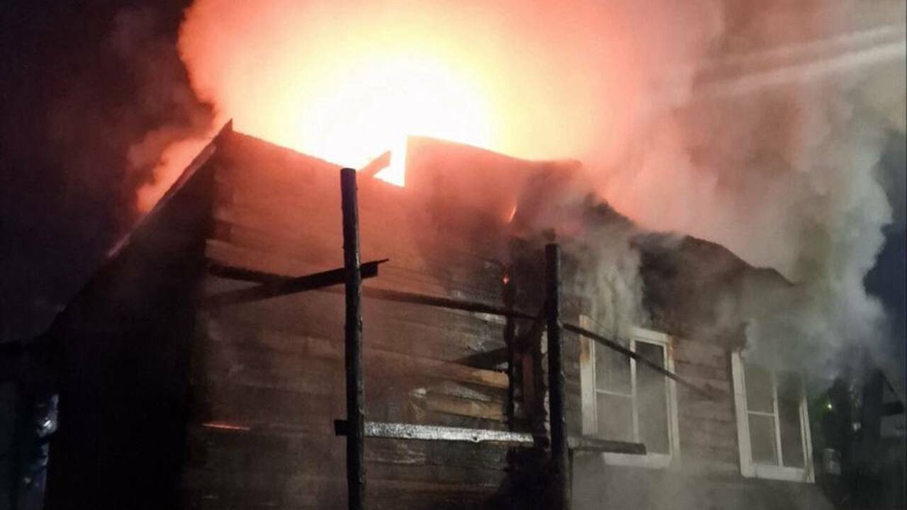 Сегодня ночью в Белорецке произошел пожар в дом...