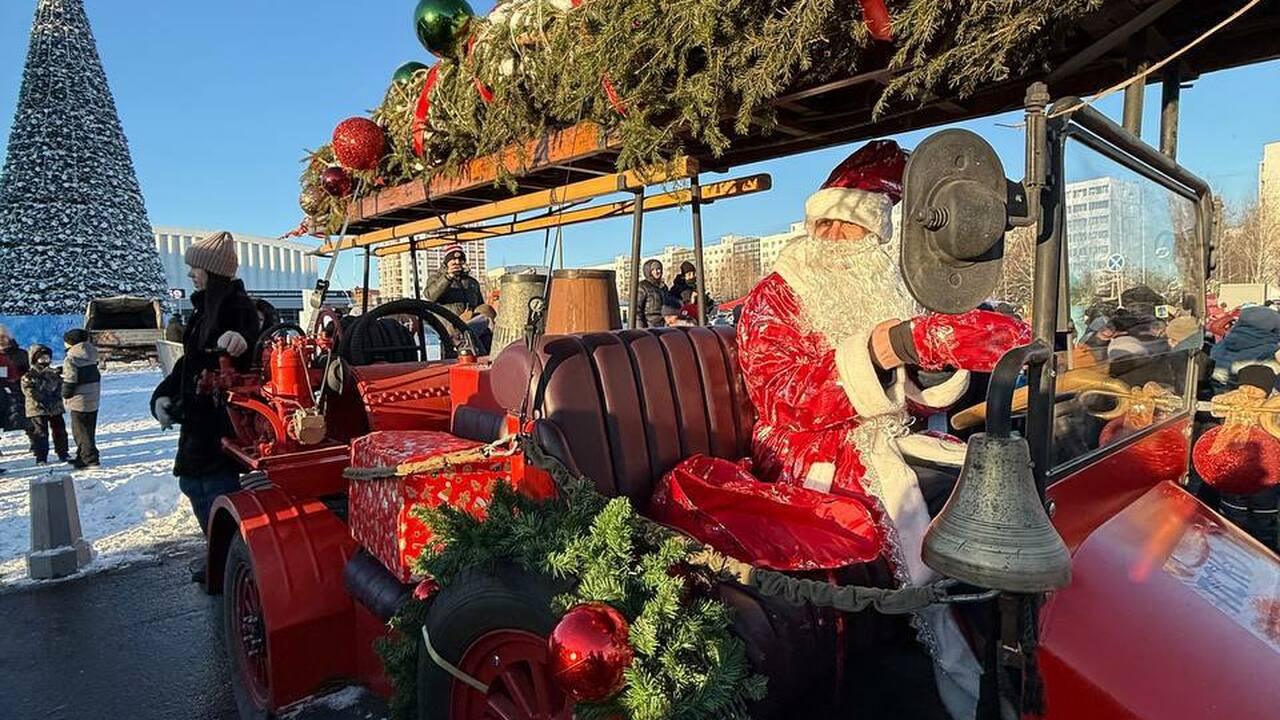 Новогодний пробег ретроавтомобилей прошел в Уфе В Уфе прошел новогодний пробег ретроавтомобилей...