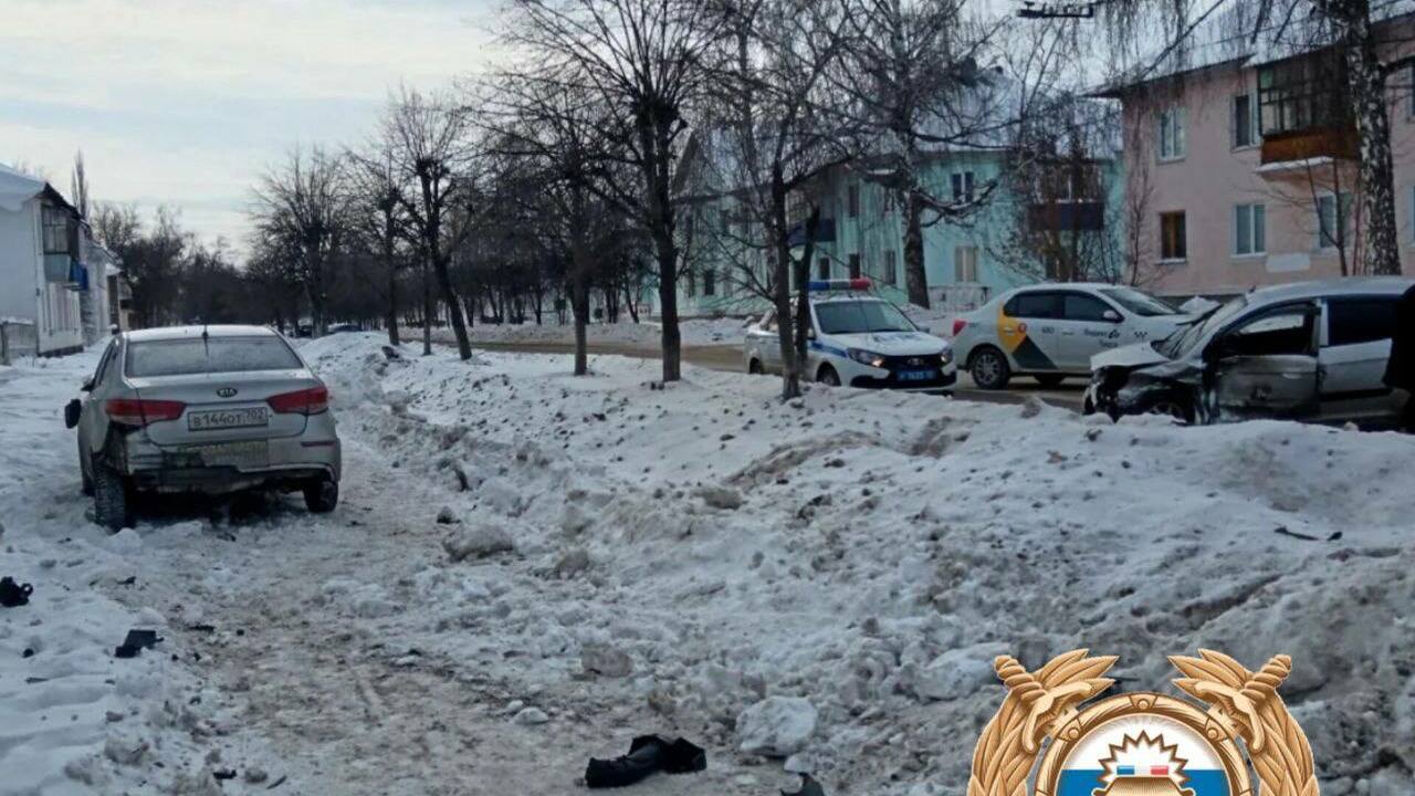 Двое пострадали при столкновении иномарок в Салавате В Салавате в субботу утром произошла авария с п...