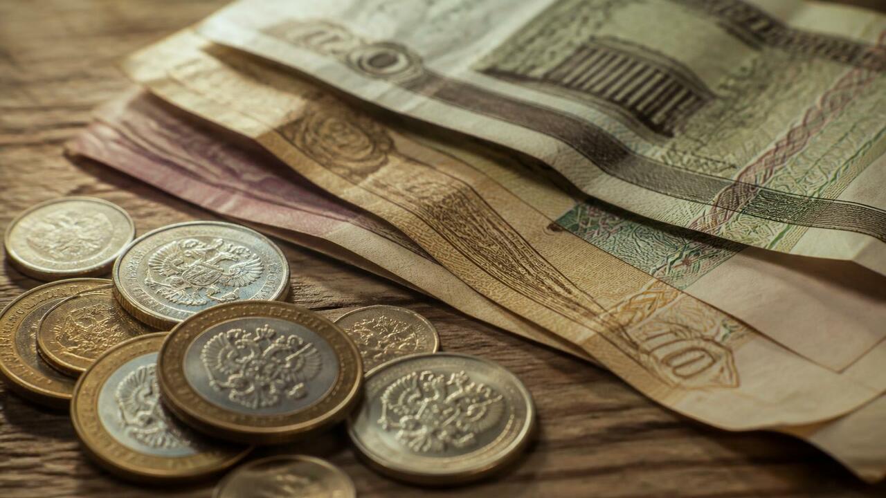 В Уфе таксист спас пенсионерку от мошенников, у...