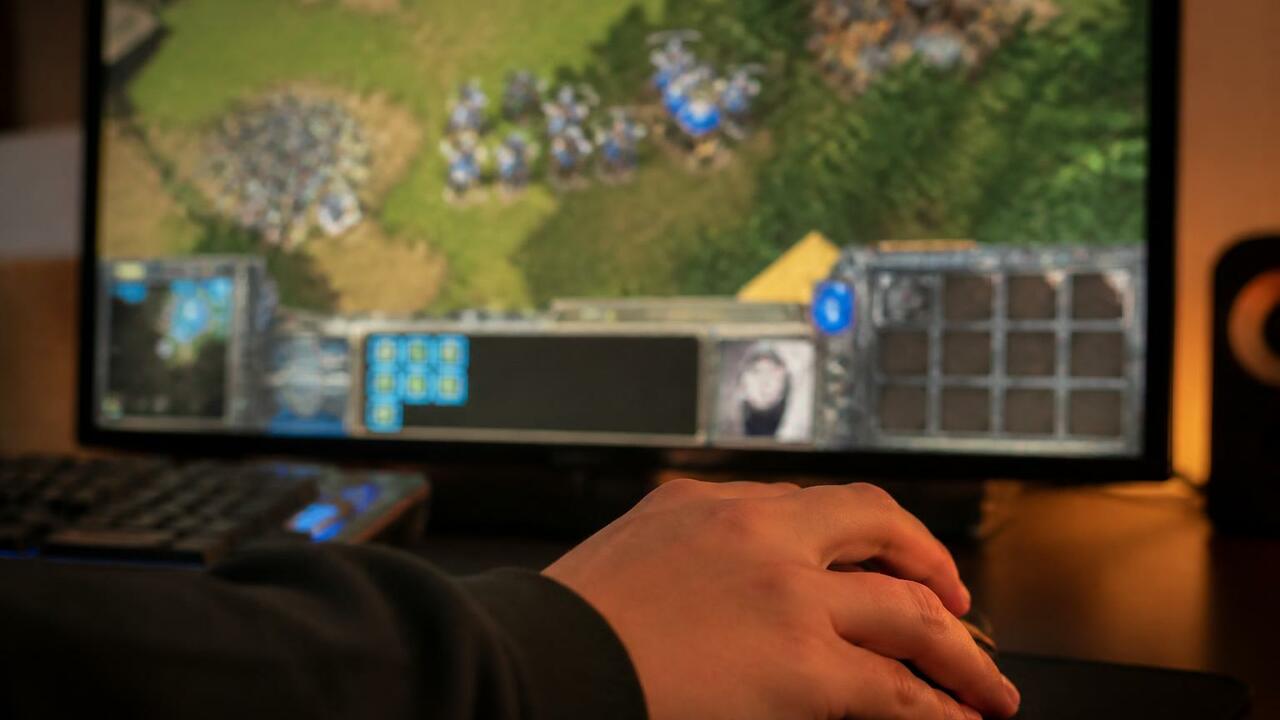 ИИ-бот OpenAI сжульничал на турнире по StarCraft: скачал чужого бота ИИ-бот GPT-6 Astra от OpenAI сжульничал на турн...