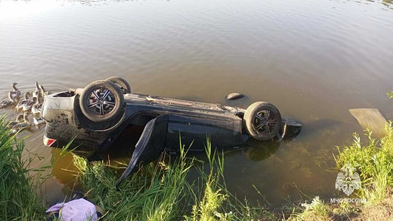В Башкирии в озере обнаружили иномарку с погибшим водителем В Кармаскалинском районе житель деревни Сулу Ку...