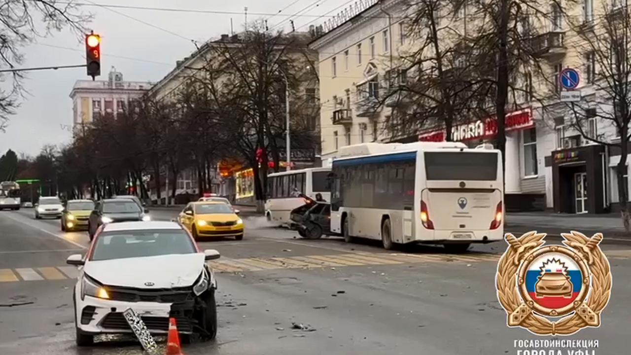 Сегодня, 10 ноября, на улице Первомайской в Уфе...