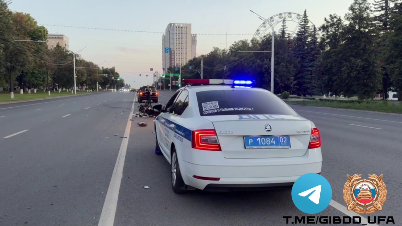 Иномарка при развороте столкнулась с байкером на проспекте Октября в Уфе В Уфе вчера вечером, 2 августа, произошло жестк...