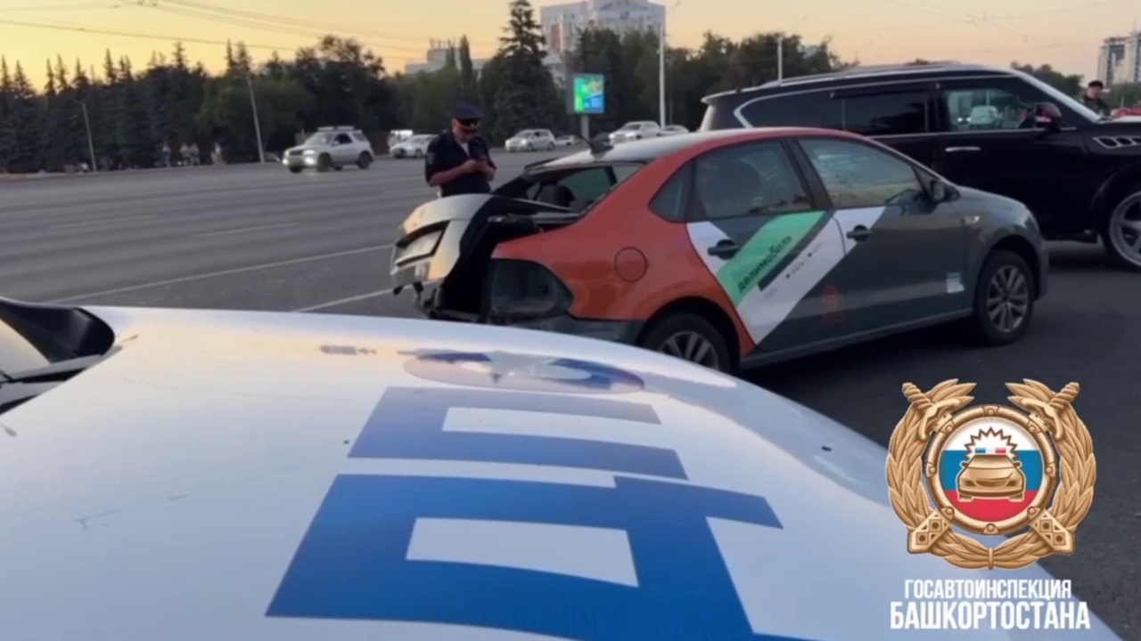 В Уфе подросток попал в аварию на каршеринговом автомобиле В Уфе подросток на каршеринговом автомобиле &la...