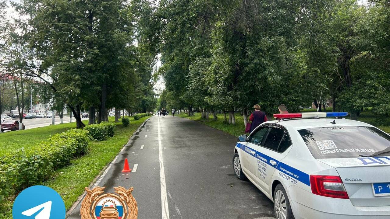 Парень на электровелосипеде сбил 3-летнего мальчика в Уфе В Уфе вчера днем произошла авария на тротуаре в...