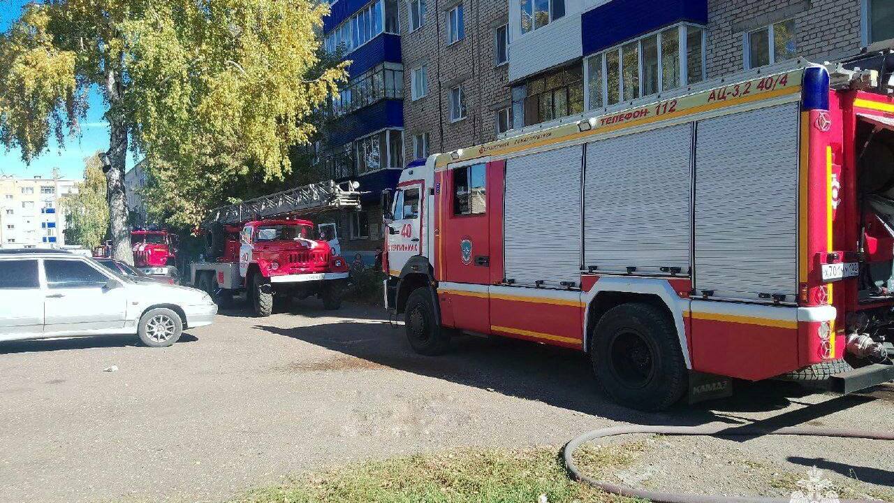 Пожар в многоквартирном доме на улице Дружбы пр...