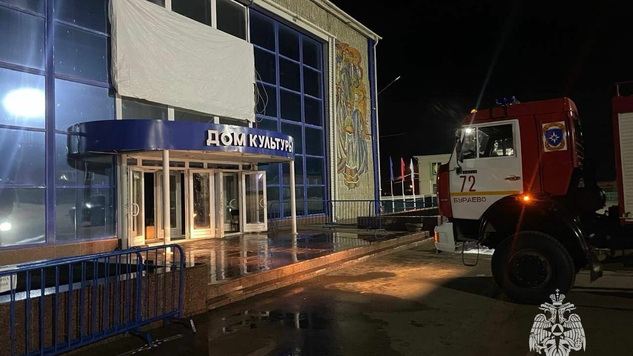 Сегодня ночью в селе Бураево произошёл пожар в ...