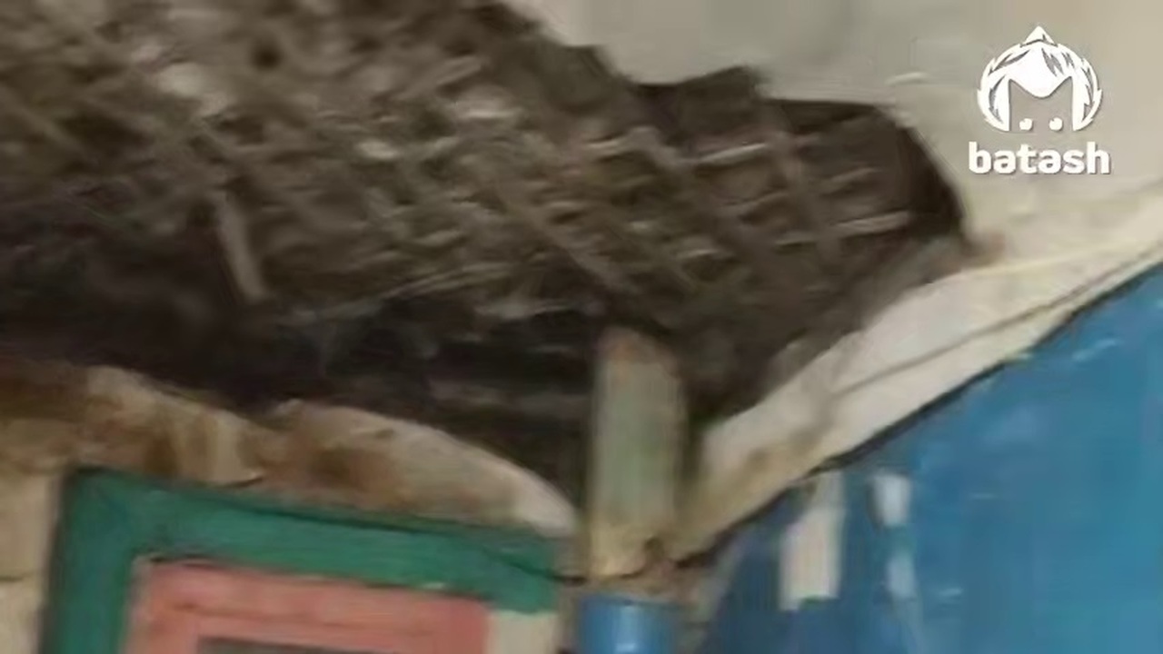 В жилом доме на улице Заводской обрушился потол...