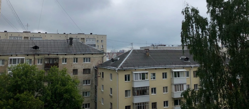 В современном строительстве остекленные балконы и лоджии все чаще становятся стандартом, что сообщает progorod58.ru. Однако, некоторые случаи демонтажа остекления происходят по нескольким причинам.  Первая причина - это остекление, установленное без согла