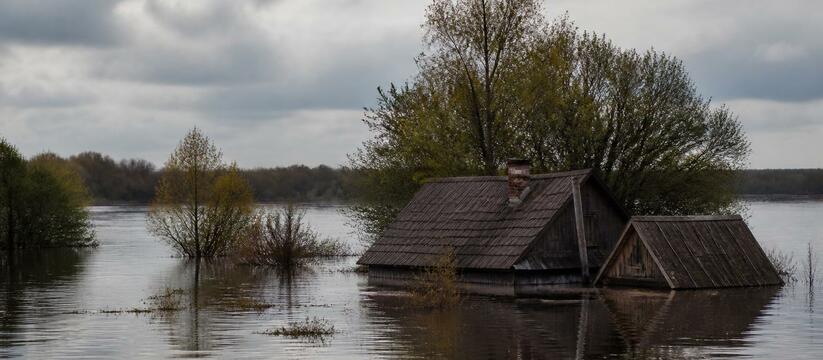Из-за прорыва дамбы в Пермском крае в Башкирии ...