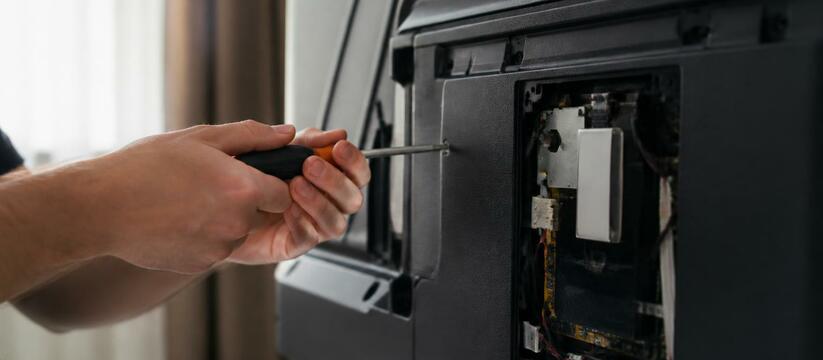 Владелец LG TV выдрал из него микрофон и Wi-Fi — и показал, как это сделать Блогер tfm55x разобрал новый LG G6 OLED и выдра...