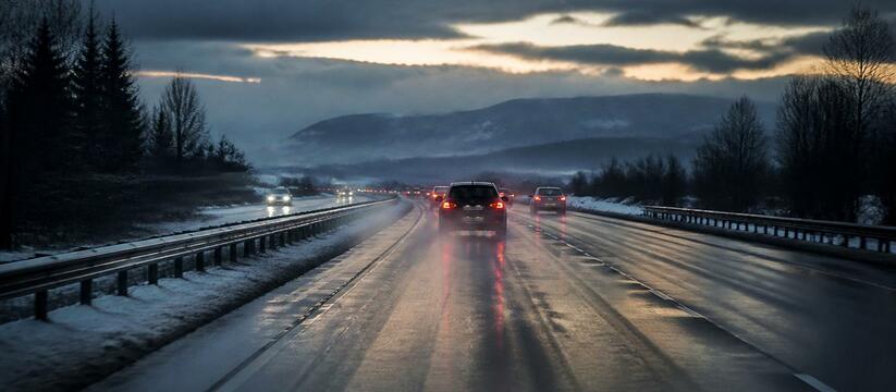 В Башкирии из-за снега и гололеда ограничили дв...
