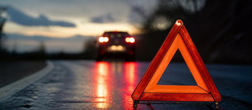 В Уфе 25-летняя девушка застряла в машине после...