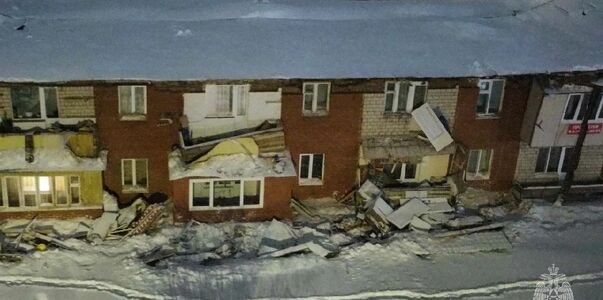 Крыша дома обрушилась в Башкирии, повредив газо...